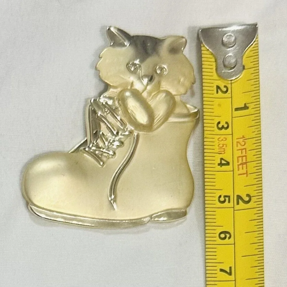 Vintage AJC Gold Tone Cat In Boots Kitten Kitty‎ Statement Brooch Pin Signed 2